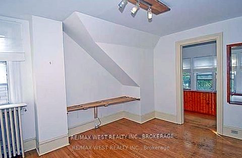 Photo 10 at 124 Baldwin Street, Chinatown, Toronto