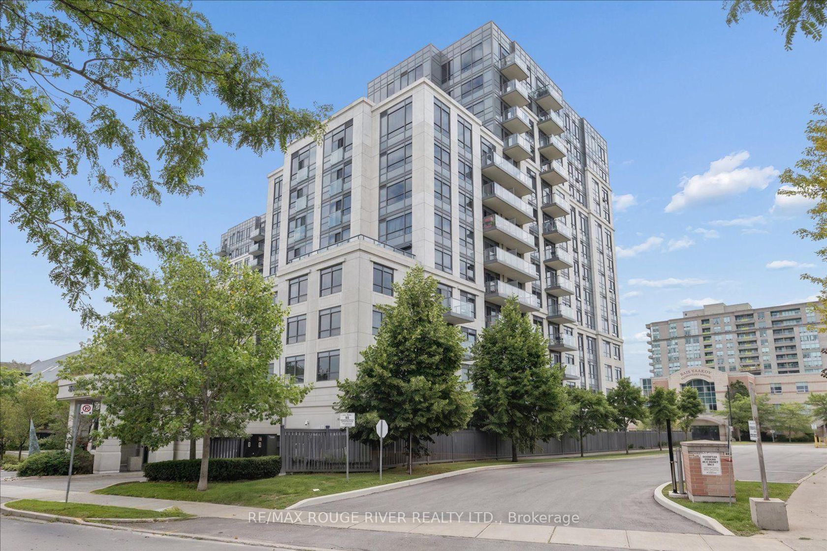330 - 35 Saranac Boulevard, Lawrence, Toronto 