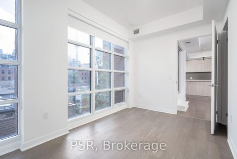 Photo 15 at 401 - 501 Adelaide Street W, Waterfront Communities C1, Toronto