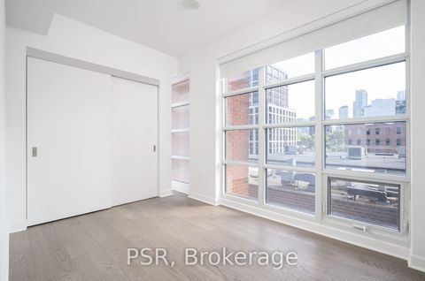 Photo 16 at 401 - 501 Adelaide Street W, Waterfront Communities C1, Toronto