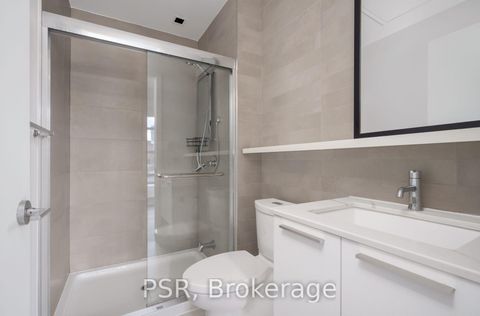 Photo 17 at 401 - 501 Adelaide Street W, Waterfront Communities C1, Toronto