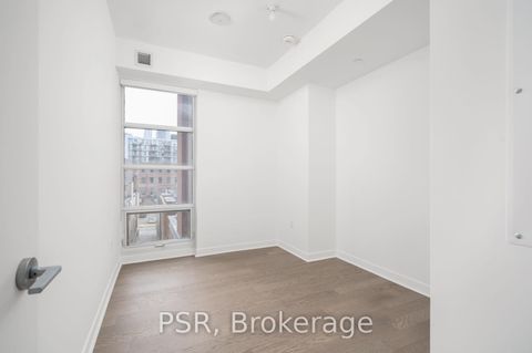 Photo 19 at 401 - 501 Adelaide Street W, Waterfront Communities C1, Toronto