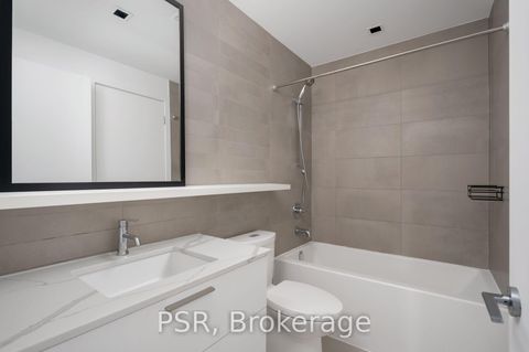 Photo 22 at 401 - 501 Adelaide Street W, Waterfront Communities C1, Toronto