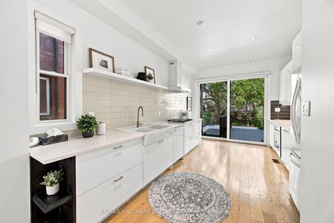 Photo 10 at 128 Wells Street, Annex, Toronto