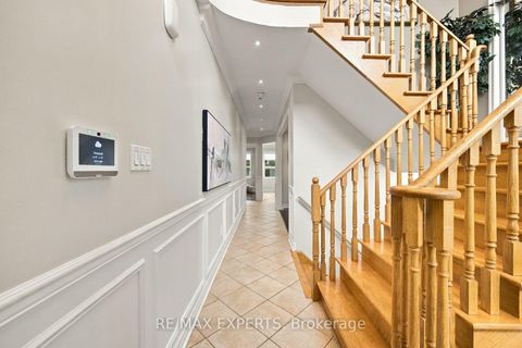 Photo 2 at 75 Keegan Crescent, Sonoma Heights, Vaughan