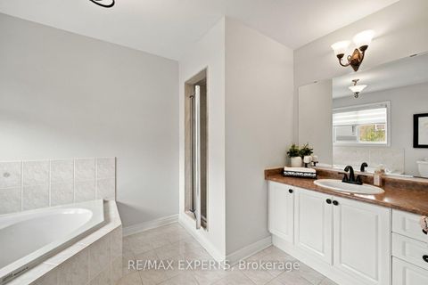 Photo 17 at 75 Keegan Crescent, Sonoma Heights, Vaughan