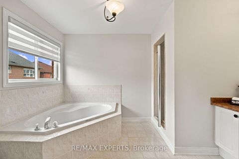 Photo 18 at 75 Keegan Crescent, Sonoma Heights, Vaughan