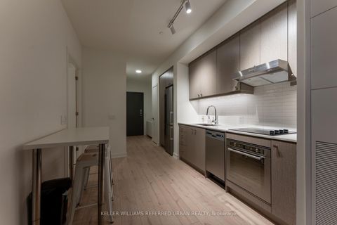 Photo 3 at 206 - 9 Tecumseth Street, Niagara, Toronto