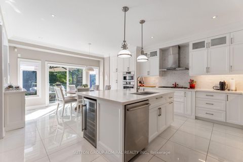 Photo 4 at 55 Maverick Crescent, Patterson, Vaughan
