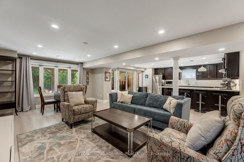 Photo 6 at 55 Maverick Crescent, Patterson, Vaughan