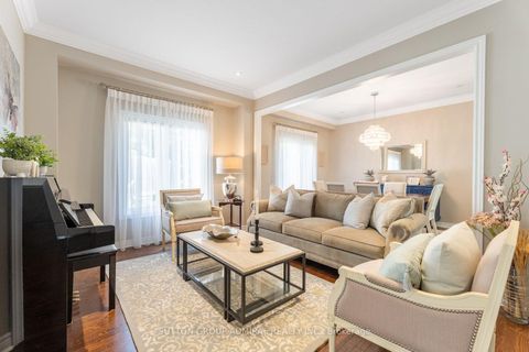 Photo 11 at 55 Maverick Crescent, Patterson, Vaughan