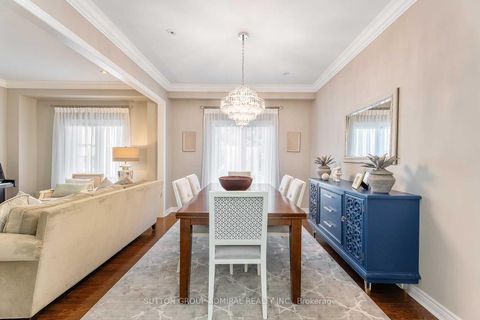 Photo 13 at 55 Maverick Crescent, Patterson, Vaughan