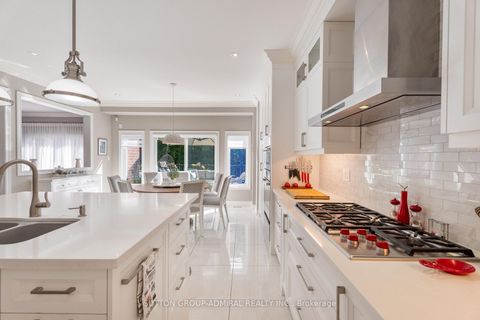 Photo 14 at 55 Maverick Crescent, Patterson, Vaughan