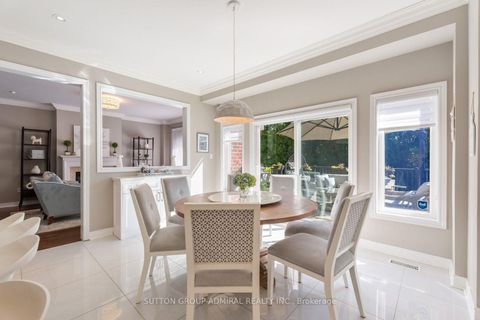 Photo 17 at 55 Maverick Crescent, Patterson, Vaughan