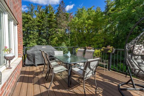 Photo 18 at 55 Maverick Crescent, Patterson, Vaughan