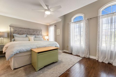 Photo 30 at 55 Maverick Crescent, Patterson, Vaughan