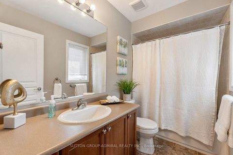 Photo 36 at 55 Maverick Crescent, Patterson, Vaughan
