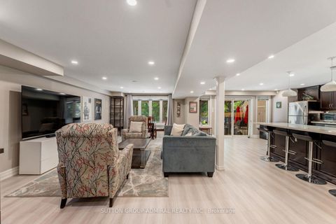 Photo 37 at 55 Maverick Crescent, Patterson, Vaughan