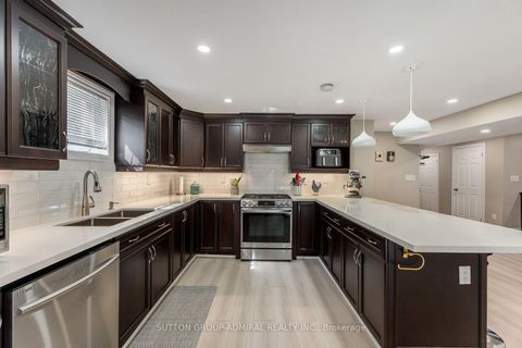 Photo 42 at 55 Maverick Crescent, Patterson, Vaughan