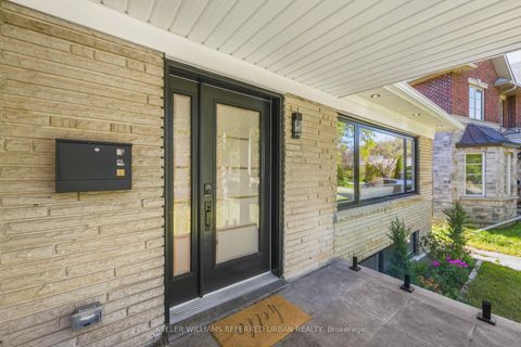Photo 2 at 27 Christine Crescent, Willowdale West, Toronto