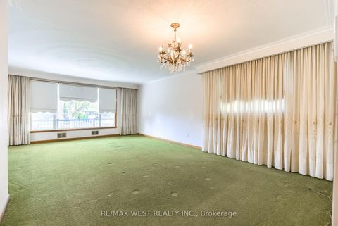 Photo 3 at 8 Carswell Place, Richview, Toronto