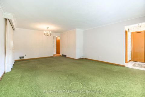 Photo 4 at 8 Carswell Place, Richview, Toronto