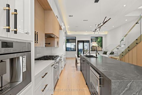 Photo 8 at 199 Arlington Avenue, Cedarvale, Toronto
