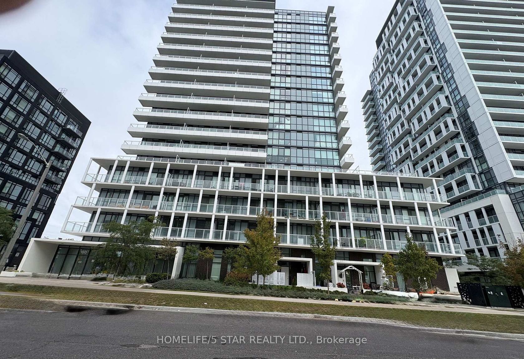 212 - 180 Fairview Mall Drive, Don Valley Village, Toronto 