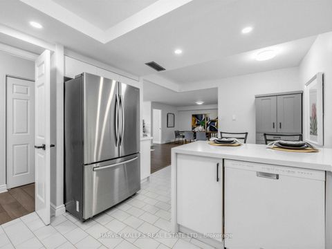 Photo 11 at 1108 - 65 Spring Garden Avenue, Willowdale East, Toronto