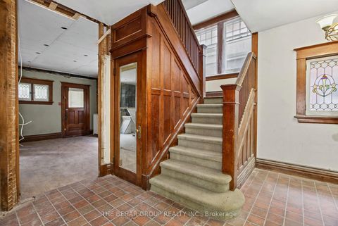 Photo 2 at 319 Indian Road, Swansea, Toronto