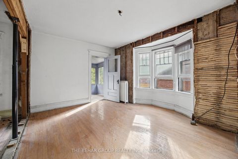 Photo 10 at 319 Indian Road, Swansea, Toronto