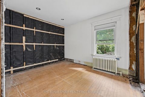 Photo 13 at 319 Indian Road, Swansea, Toronto