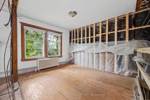 Photo 14 at 319 Indian Road, Swansea, Toronto