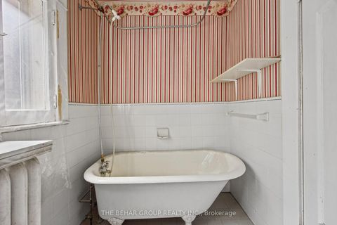Photo 17 at 319 Indian Road, Swansea, Toronto