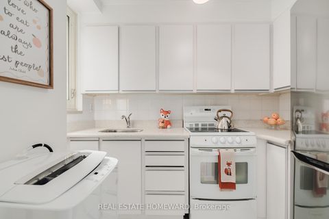 Photo 12 at 203 - 575 Avenue Road, St. Clair, Toronto