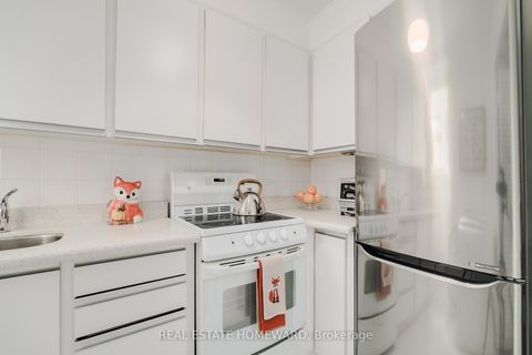 Photo 13 at 203 - 575 Avenue Road, St. Clair, Toronto