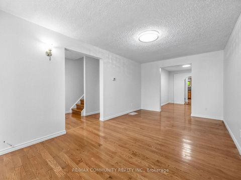 Photo 5 at 37 Tinbury Place, Malvern, Toronto