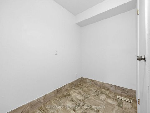 Photo 7 at 37 Tinbury Place, Malvern, Toronto