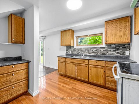 Photo 9 at 37 Tinbury Place, Malvern, Toronto