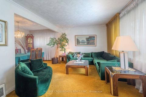 Photo 7 at 1028 Kennedy Road, Dorset Park, Toronto