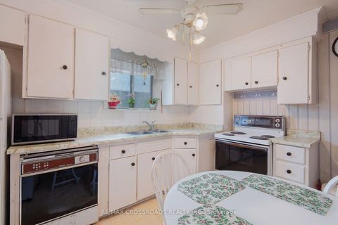 Photo 9 at 1028 Kennedy Road, Dorset Park, Toronto