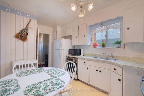 Photo 10 at 1028 Kennedy Road, Dorset Park, Toronto