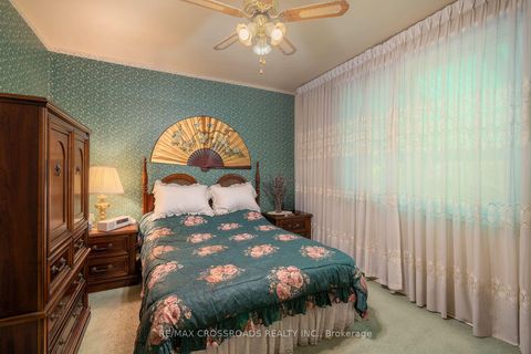 Photo 14 at 1028 Kennedy Road, Dorset Park, Toronto