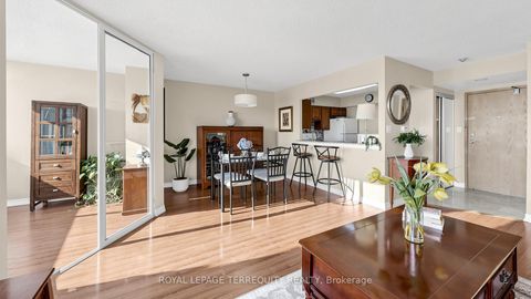 Photo 10 at 833 - 22 Southport Street, Swansea, Toronto