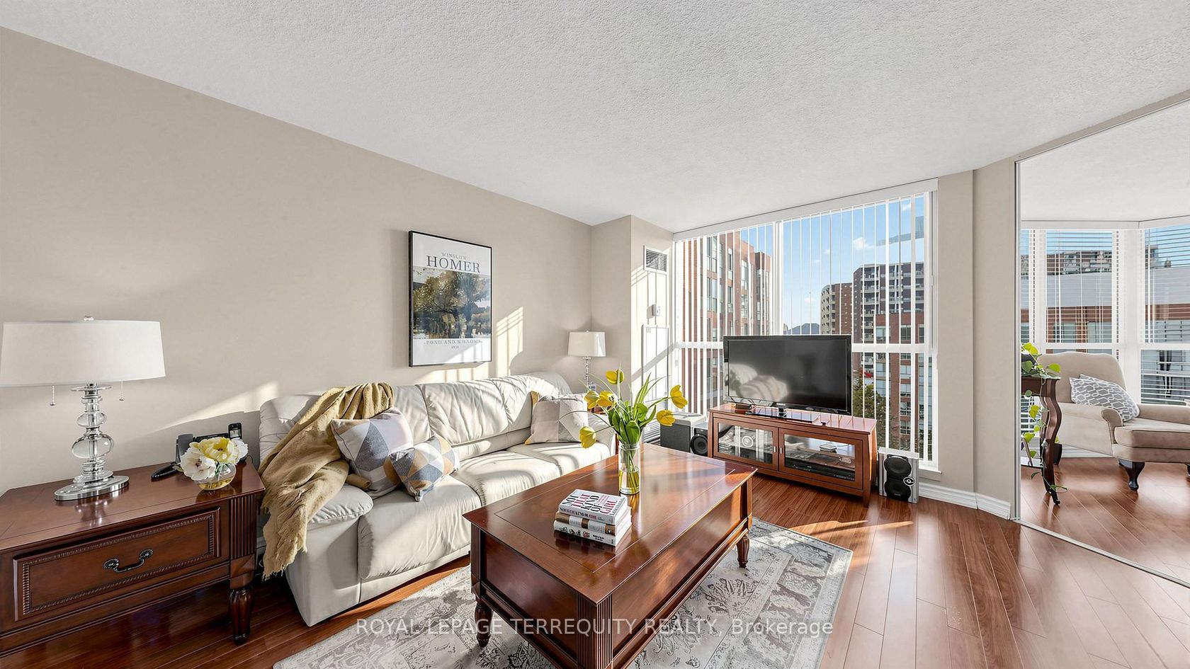 833 - 22 Southport Street, Swansea, Toronto 