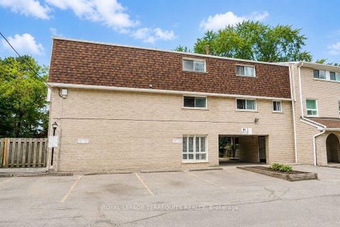 Photo 3 at 7 - 91 Rameau Drive, Hillcrest Village, Toronto