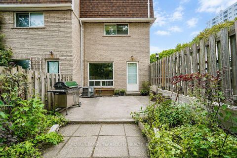 Photo 5 at 7 - 91 Rameau Drive, Hillcrest Village, Toronto