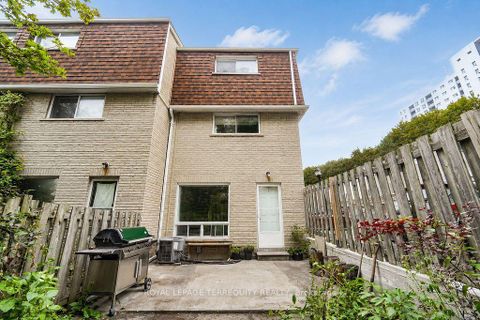 Photo 6 at 7 - 91 Rameau Drive, Hillcrest Village, Toronto