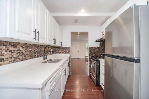 Photo 9 at 7 - 91 Rameau Drive, Hillcrest Village, Toronto