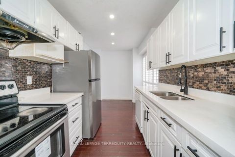 Photo 10 at 7 - 91 Rameau Drive, Hillcrest Village, Toronto